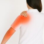 【理学療法士が解説】「肩こり・腕のしびれ・だるさ」それ、頸肩腕症候群かも？理学療法士が原因と治し方を解説！